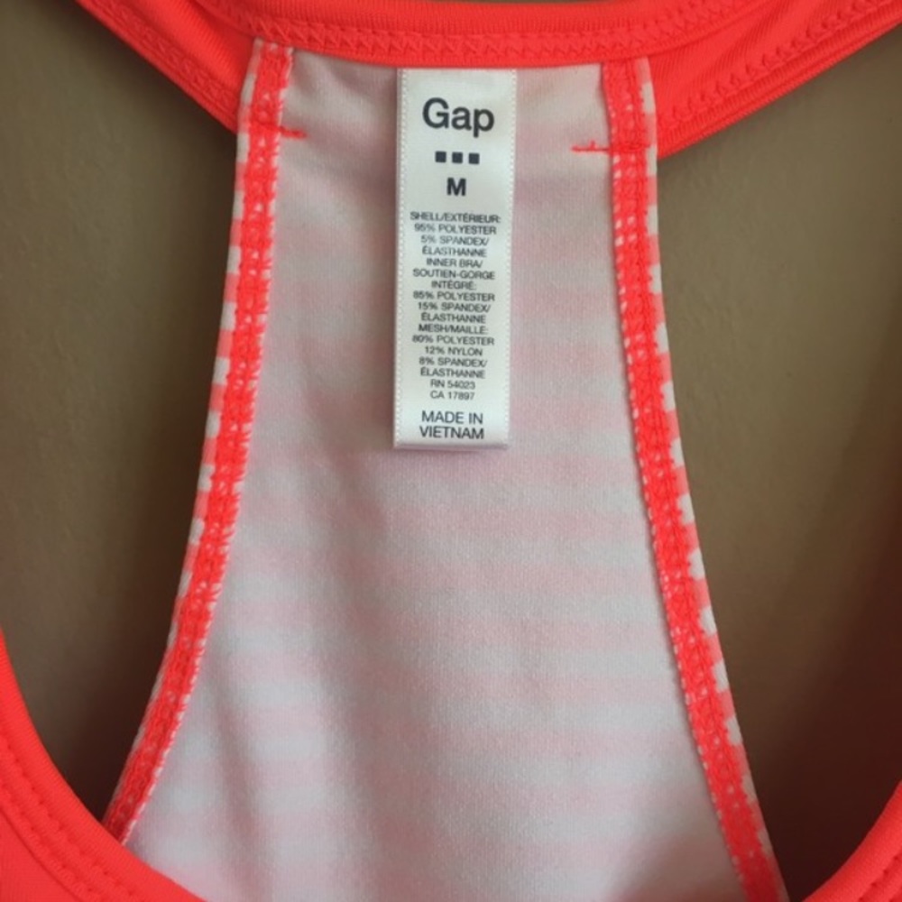 Gap athlete tank top